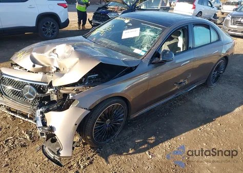 2024 Mercedes-Benz E 350 z USA, uszkodzony, nr VIN W1KLF4HB0RA040925